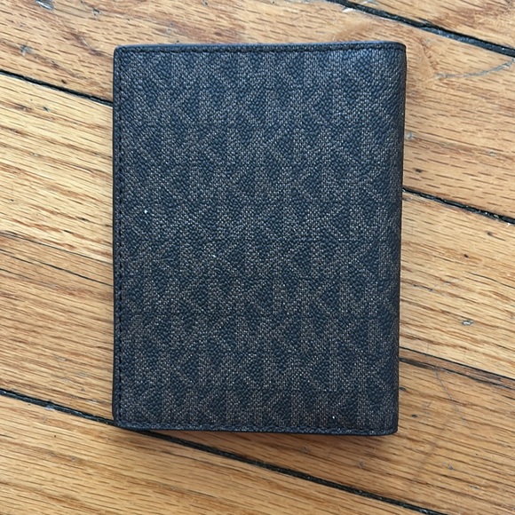 Michael Kors Brown Leather Wallet/Passport Holder - Picture 3 of 5